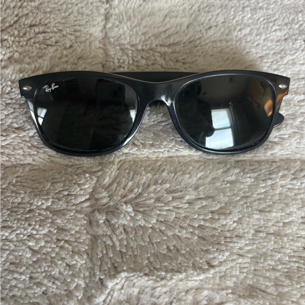 Ray-Ban Black Wayfarer Sunglasses